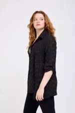 ⁦קלאודיה - חולצת אריג הגר⁩ – תמונה ⁦9⁩